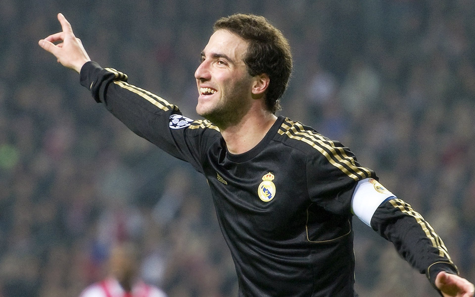 开云体育备用链接-主场气氛热烈是否会干扰客队罚球，足球比赛主场客场是什么意思